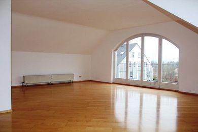 <strong>3 Zimmer Dachgeschoss <br>in Hattersheim</strong><br>65795 Hattersheim<br>
Wohnfläche 74 m²