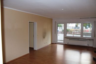 <strong>Großzügige 4 Zimmer Wohnung<br> in Sachsenhausen</strong><br>
60598 Frankfurt<br> 	Wohnfläche:     ca. 98 m²