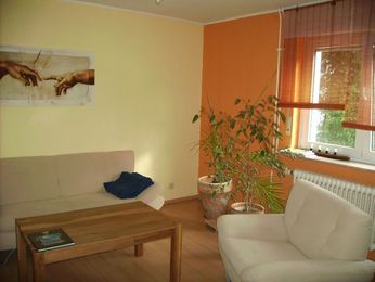 <strong>2 Zimmer Erdgeschoss Wohnung<br>in Walldorf</strong><br>
64546 Mörfelden-Walldorf<br>Wohnfläche:     ca. 63 m²