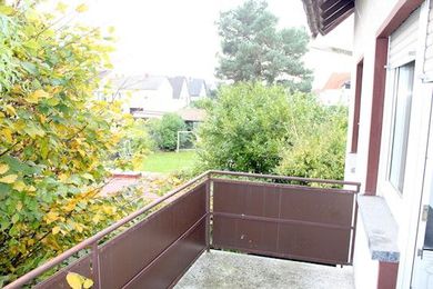 <strong>Doppelhaushälfte  Einfamilienhaus</strong><br>64546 Mörfelden-Walldorf<br>
Wohnfläche 130 m²<br>		Grundstücksfläche 250 m²