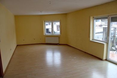 <strong>3 Zimmer Eigentumswohnung<br> im Odenwald</strong><br>64385 Reichelsheim<br>
Wohnfläche 75 m²