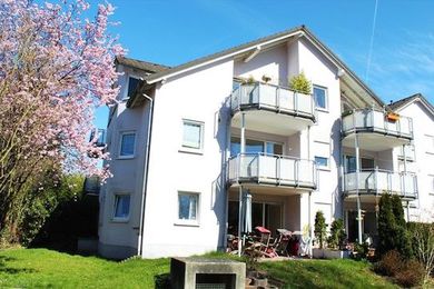 <strong>Schöne 2 Zimmer Wohnung<br>mit Terrasse und Gartenanteil</strong><br>63303 Dreieich<br>
Wohnfläche 62 m²